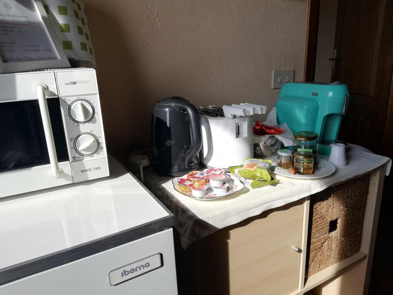 L'Ape In Corte Casa Di Campagna, Via Francigena Stanze E Colazione Vaccarizza Exteriör bild