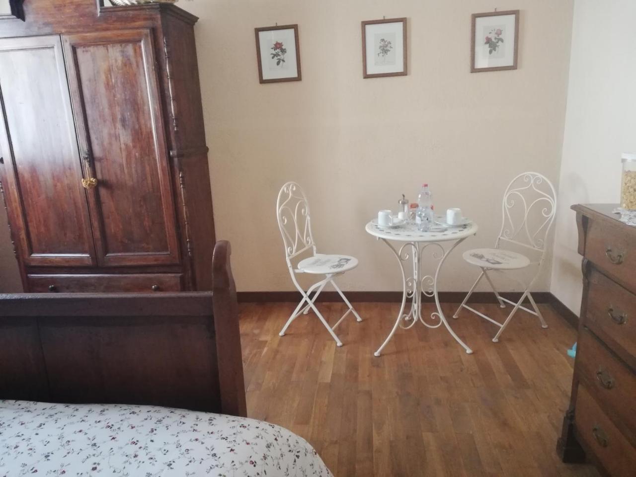 L'Ape In Corte Casa Di Campagna, Via Francigena Stanze E Colazione Vaccarizza Exteriör bild